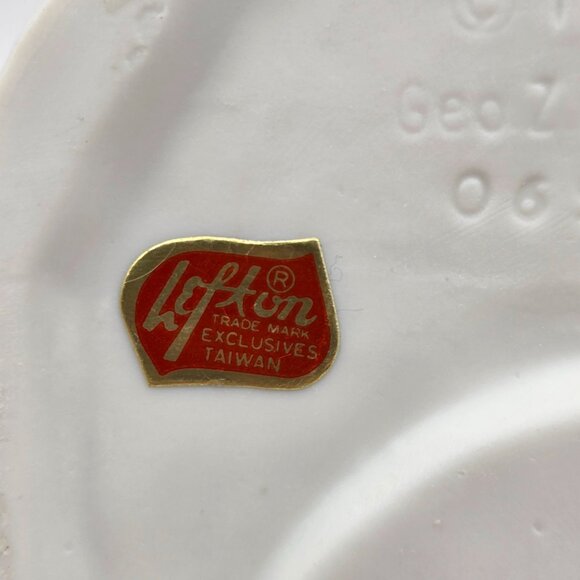 Lefton Colonial Village House Votive Candle Holder Designed by Byron Wood - Picture 10 of 15